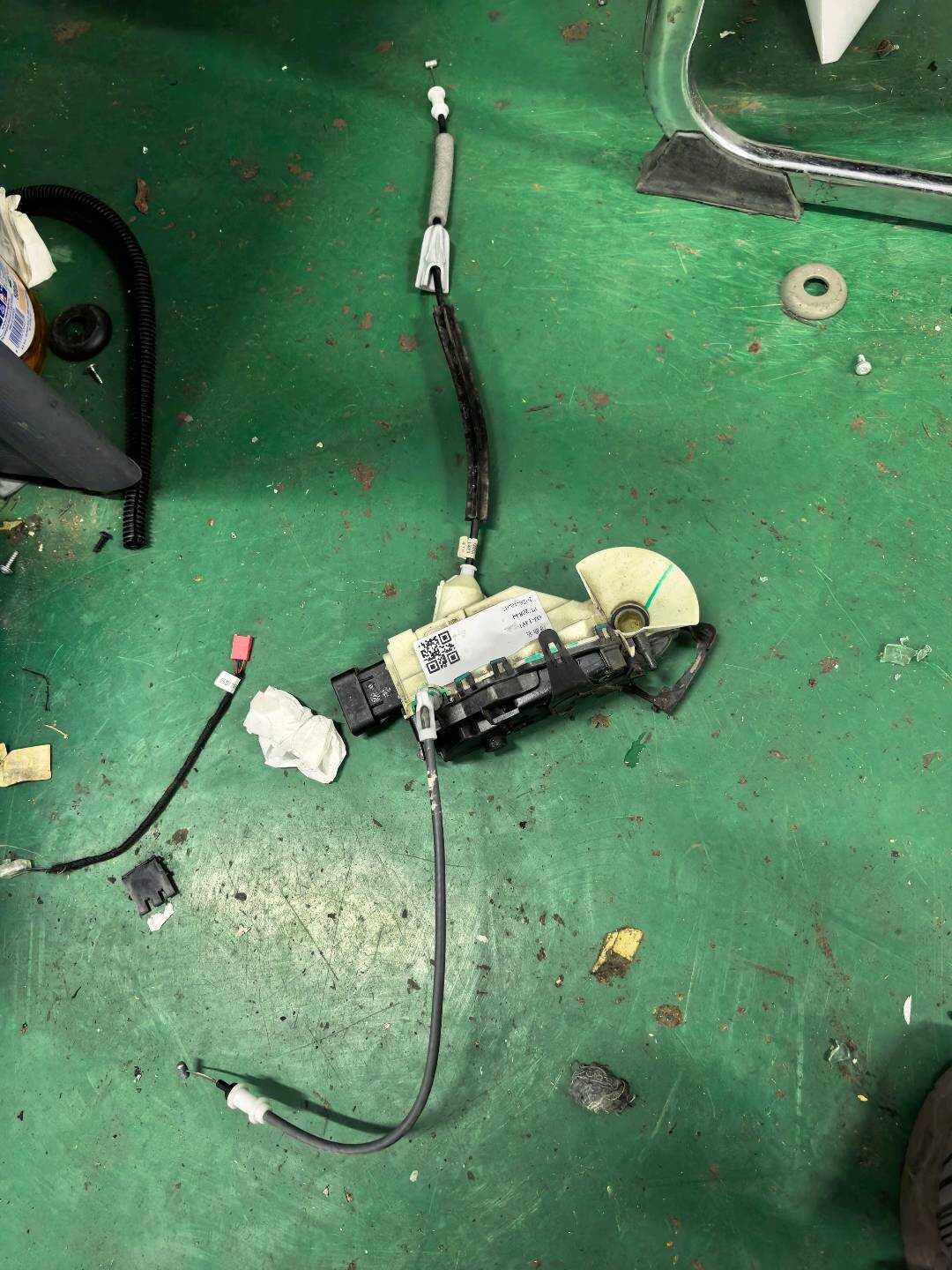 YL00350480 Front Door Lock Assembly, Left