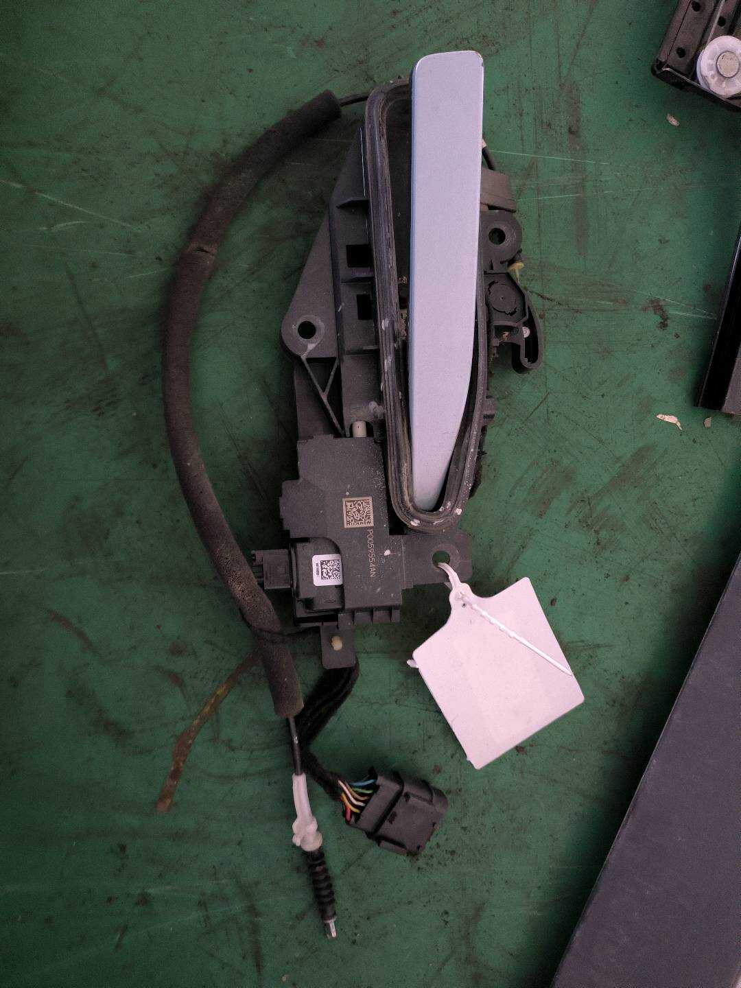 P0059554AK 门外把手 - 右