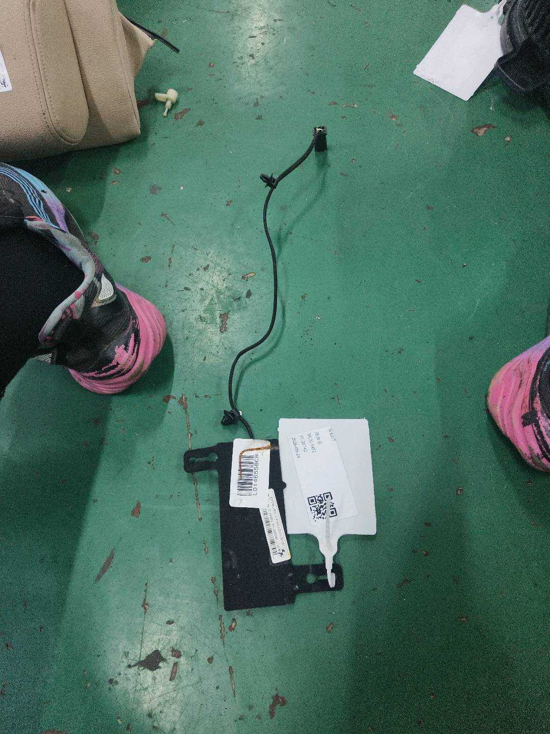 65779304007 副驾驶员座椅重量传感器