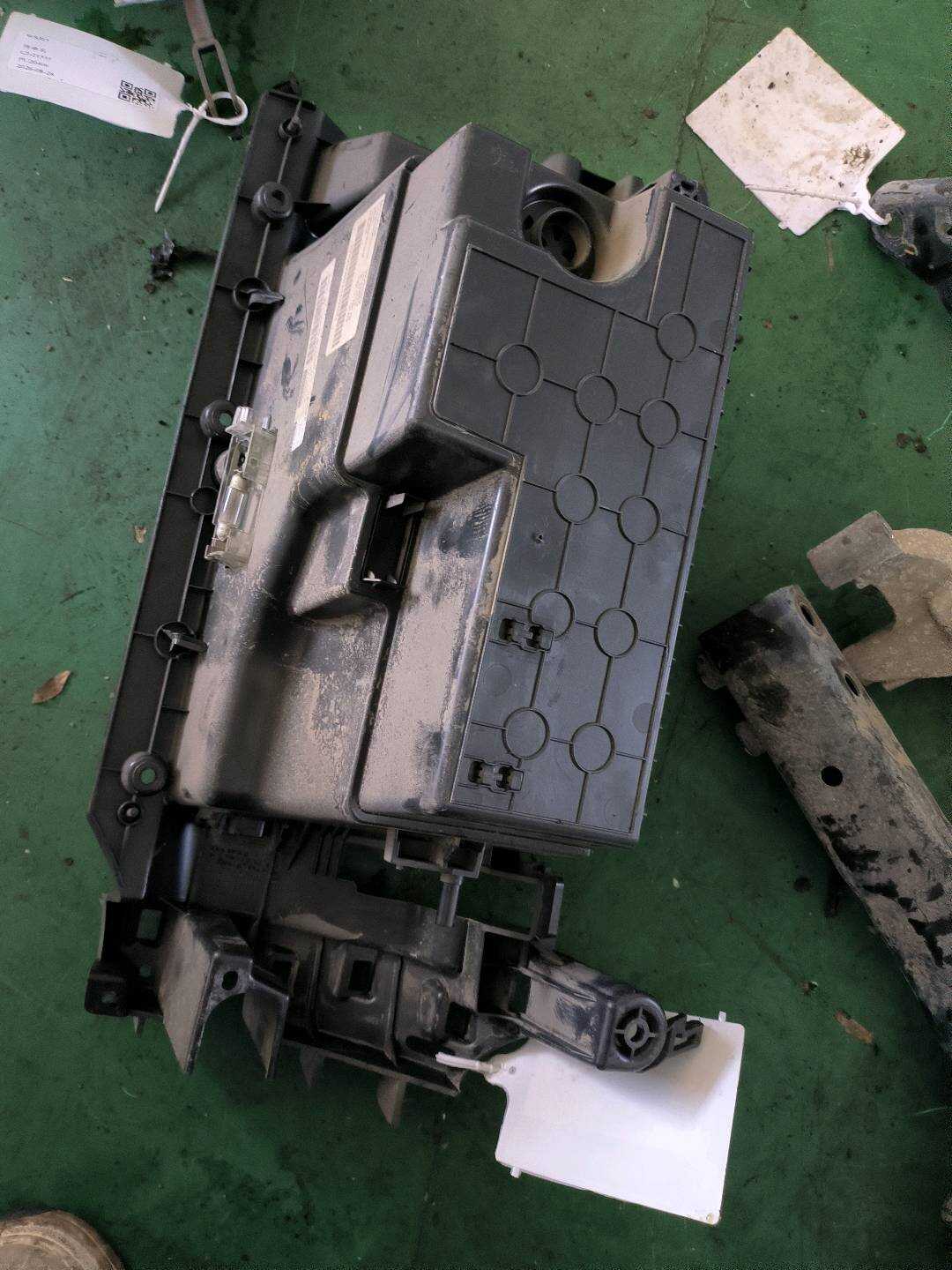 51169801438 Dashboard Glove Box