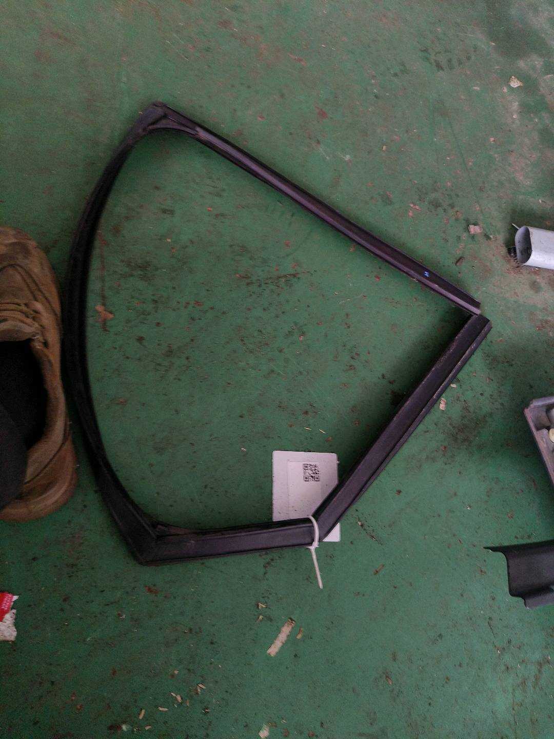 T4A12866 Rear Door Seal Strip, Left