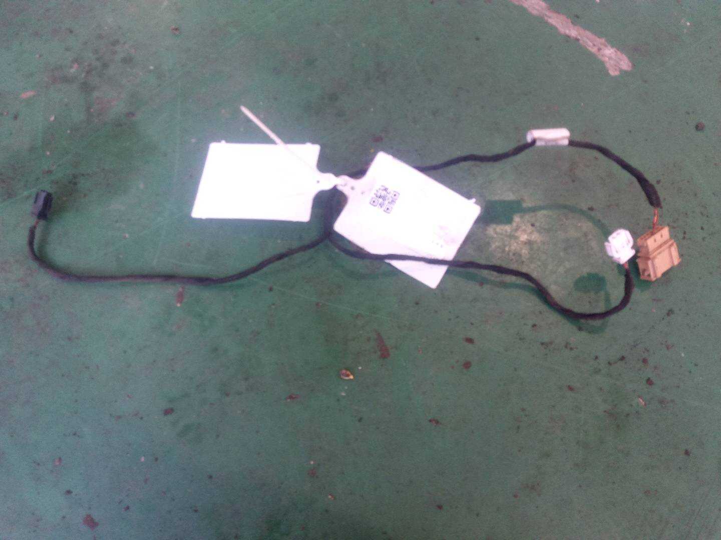 L8E0971679 仪表台线束