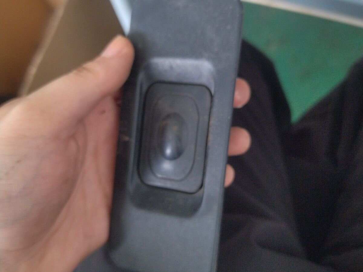 T4N1386 尾盖开启开关