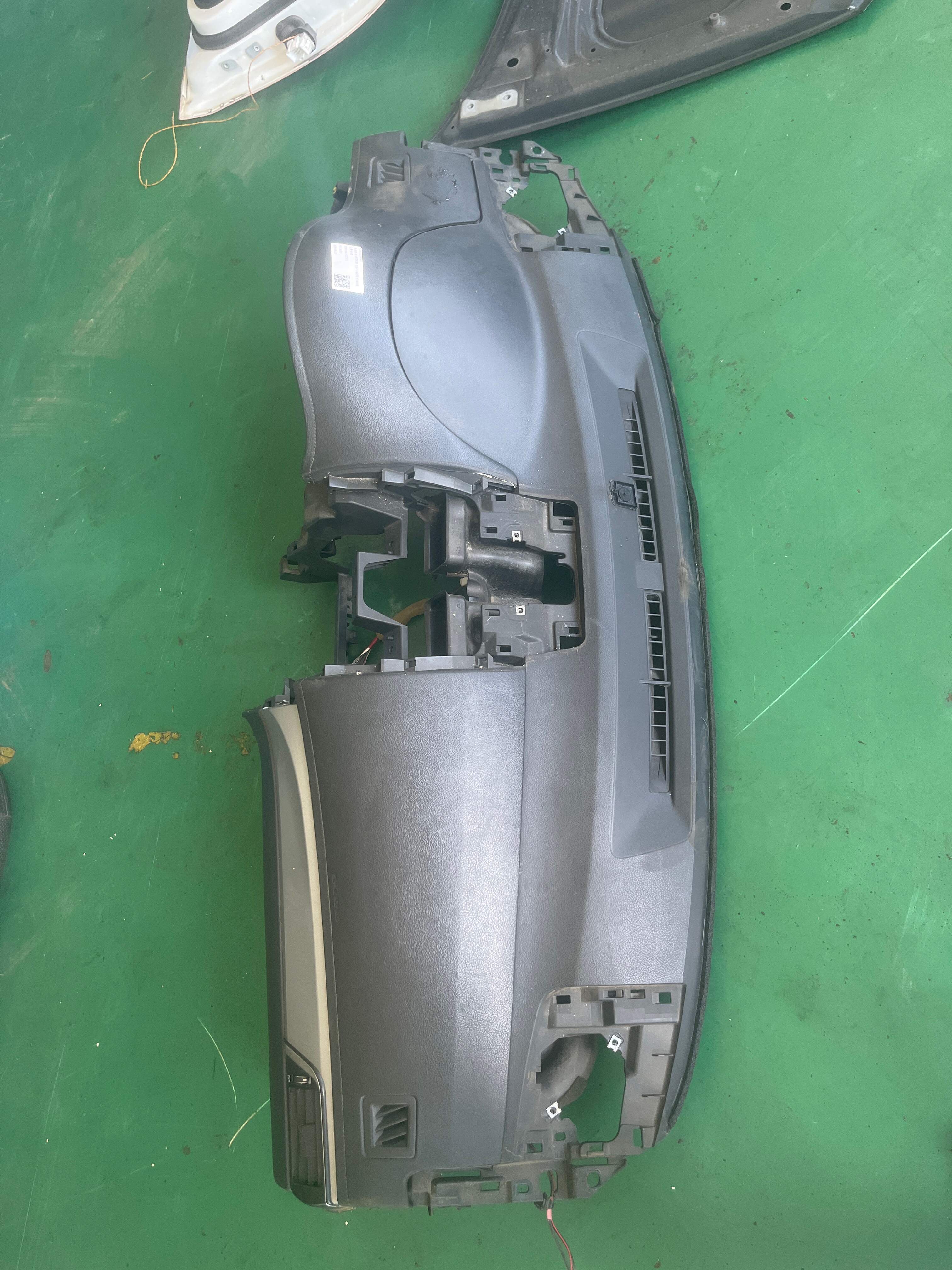 5530106340C0 仪表台壳