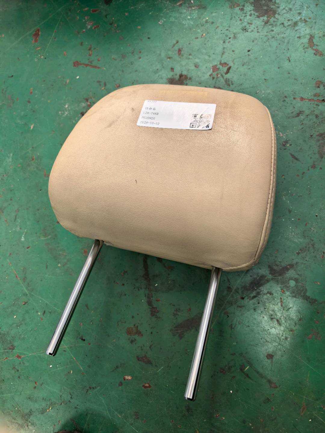 7191033600A1 副驾驶员座椅头枕