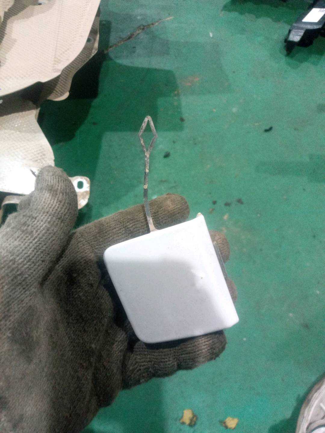 51317393792 后保险杠牵引钩盖板