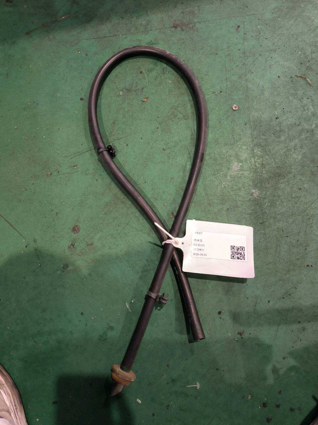 5072034100 天窗左前排水管