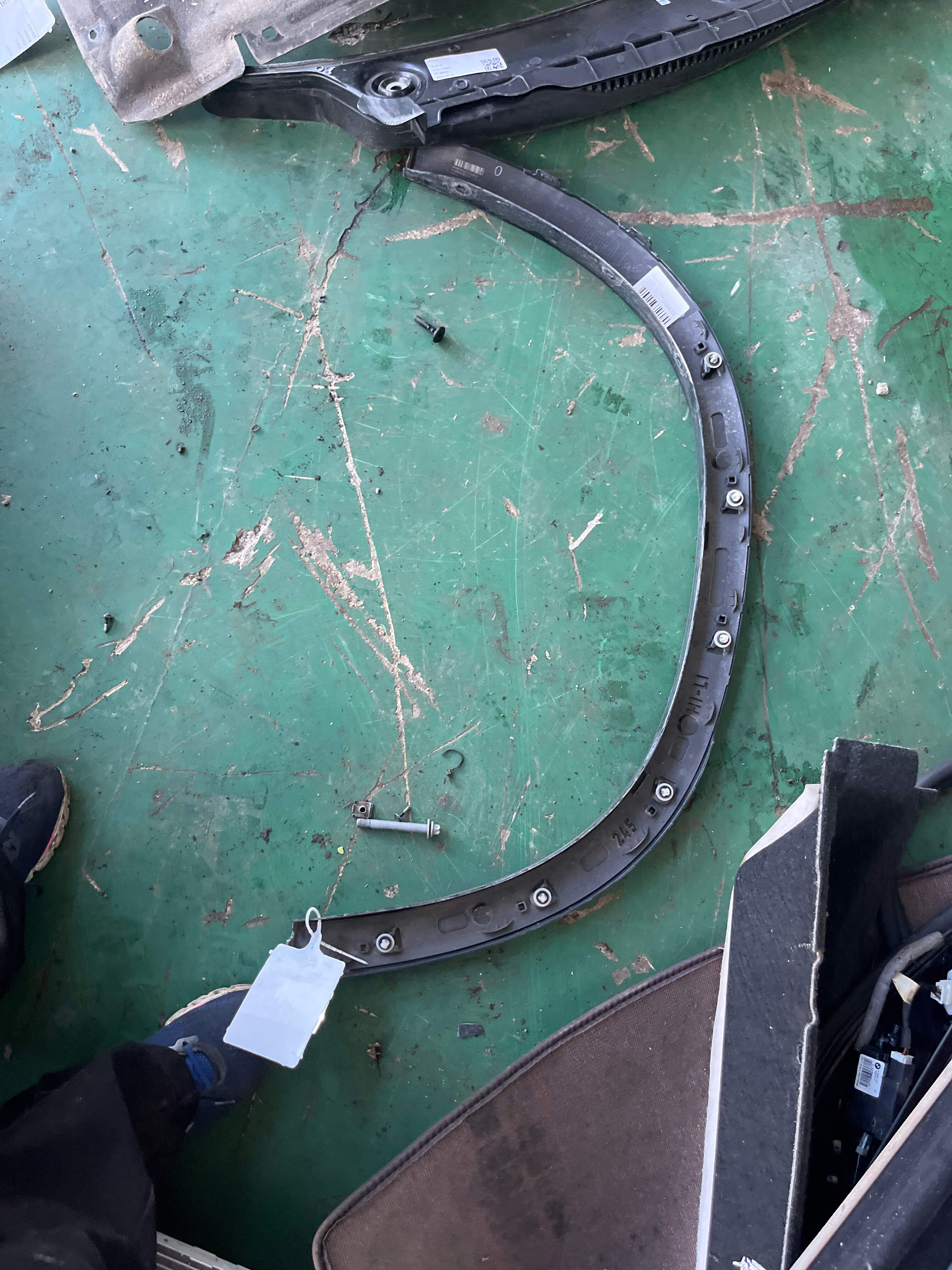 51778465782 Rear Wheel Arch Molding, Right