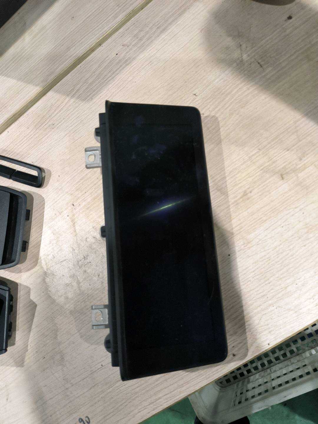 65509292248 仪表台中央显示器