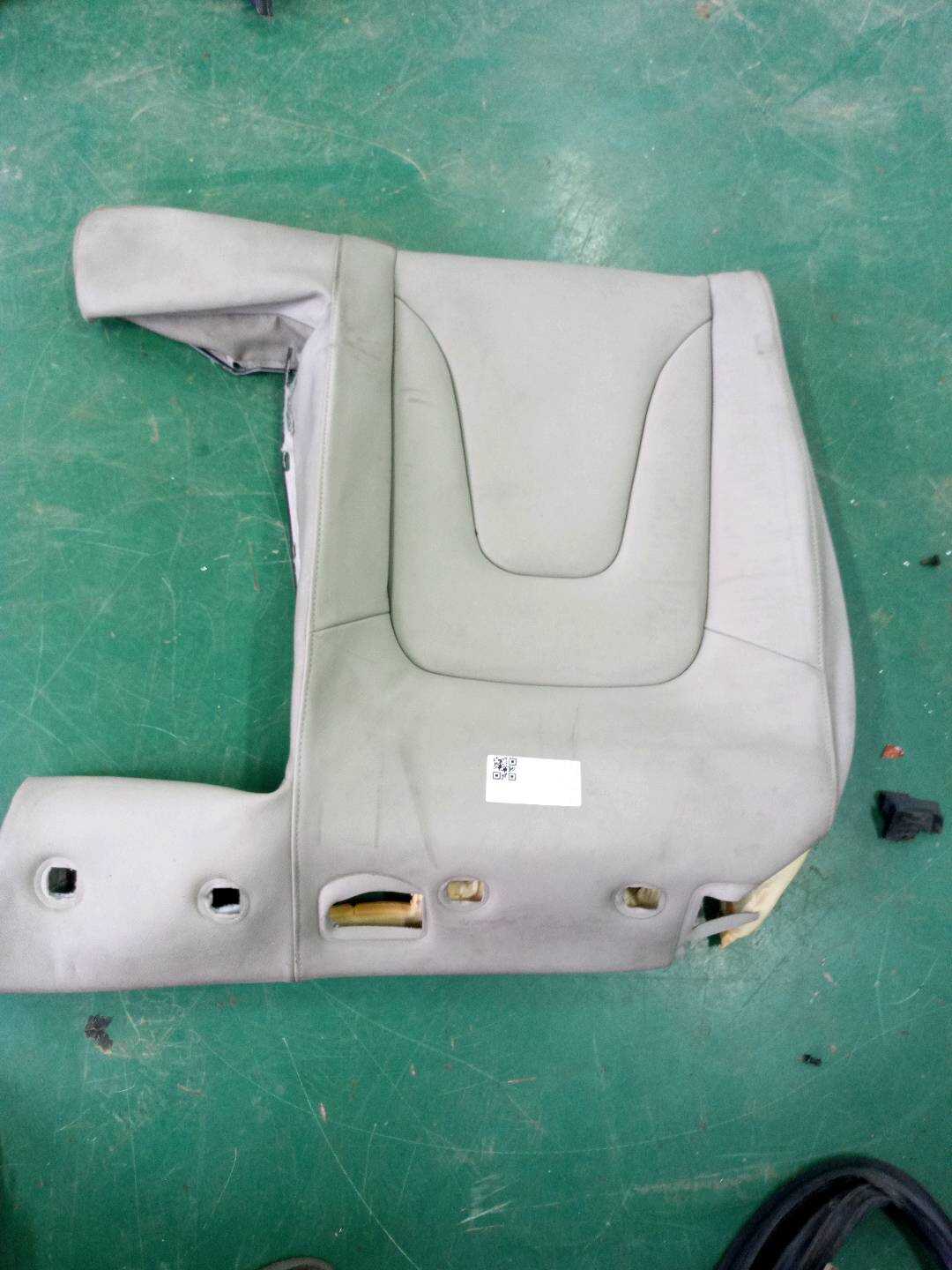 8KD885806A 后座椅靠背罩(右)