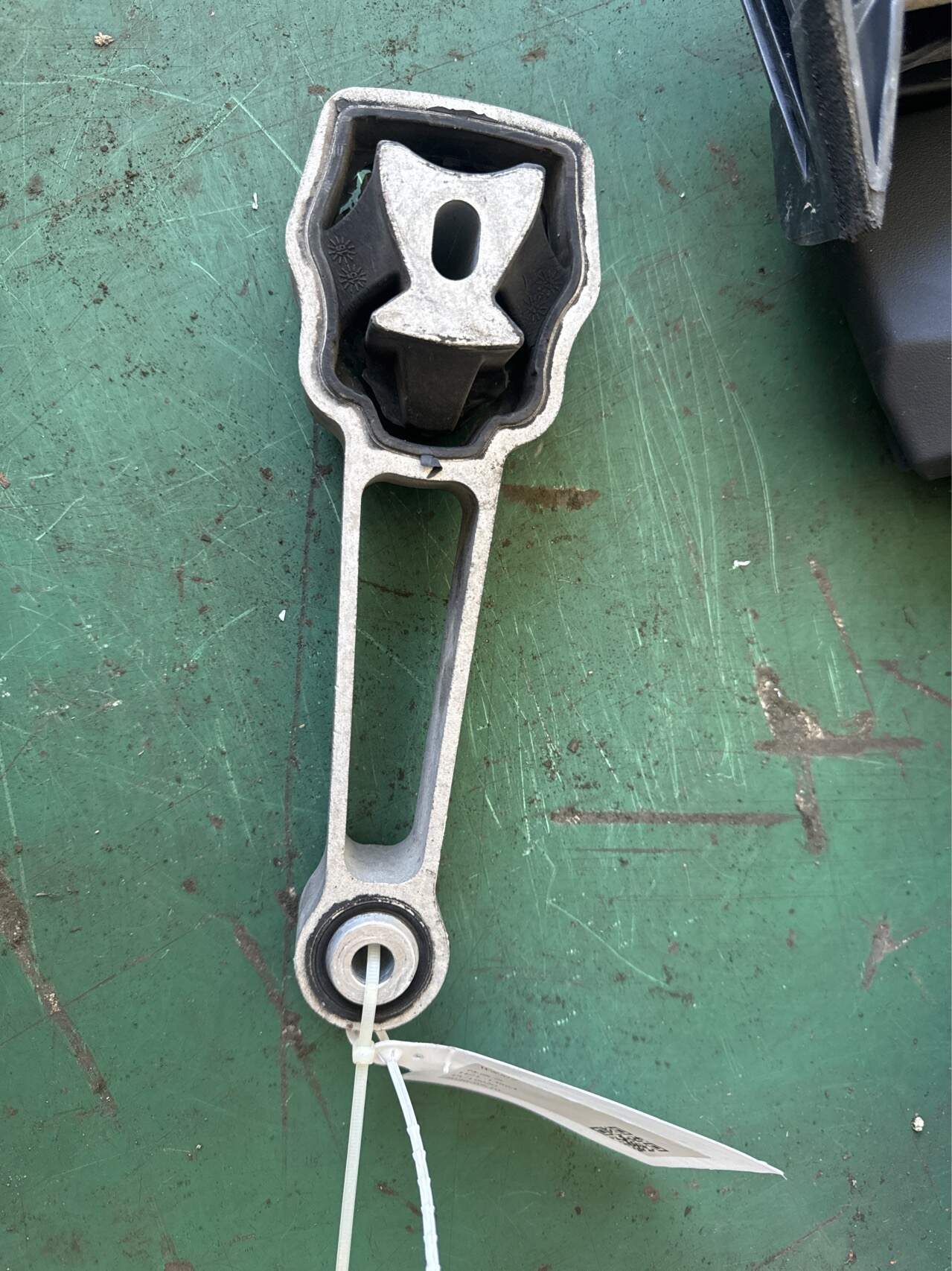 LR030745 Engine Mount (Upper Right)