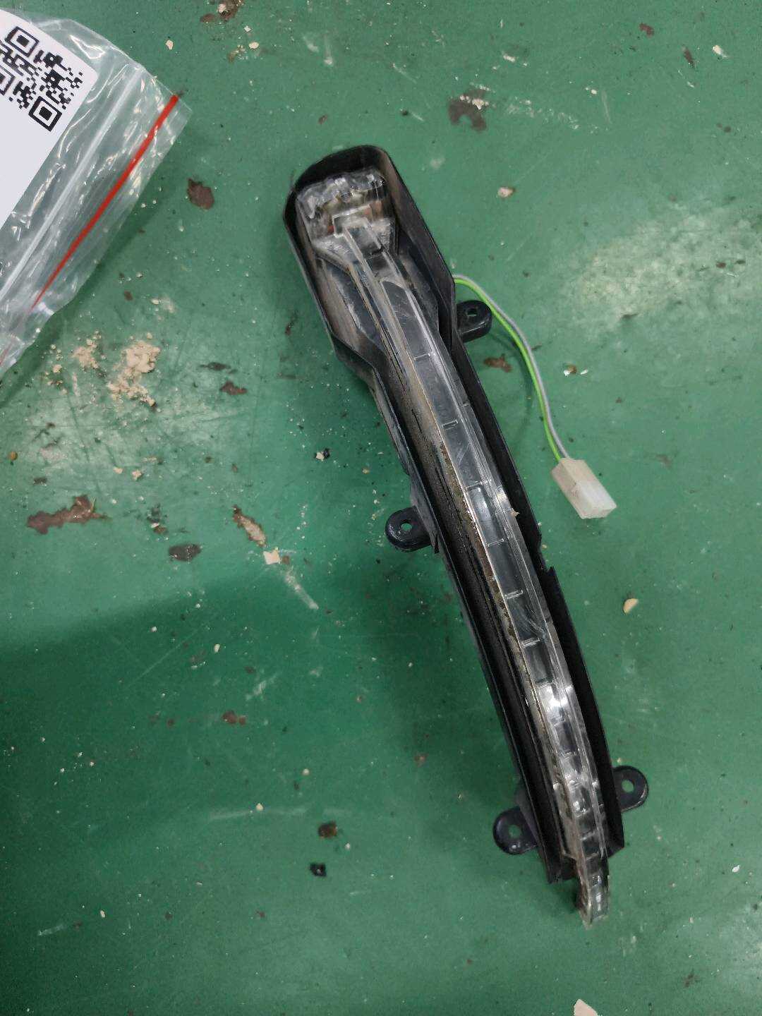 4L0949102 倒车镜转向灯（右）