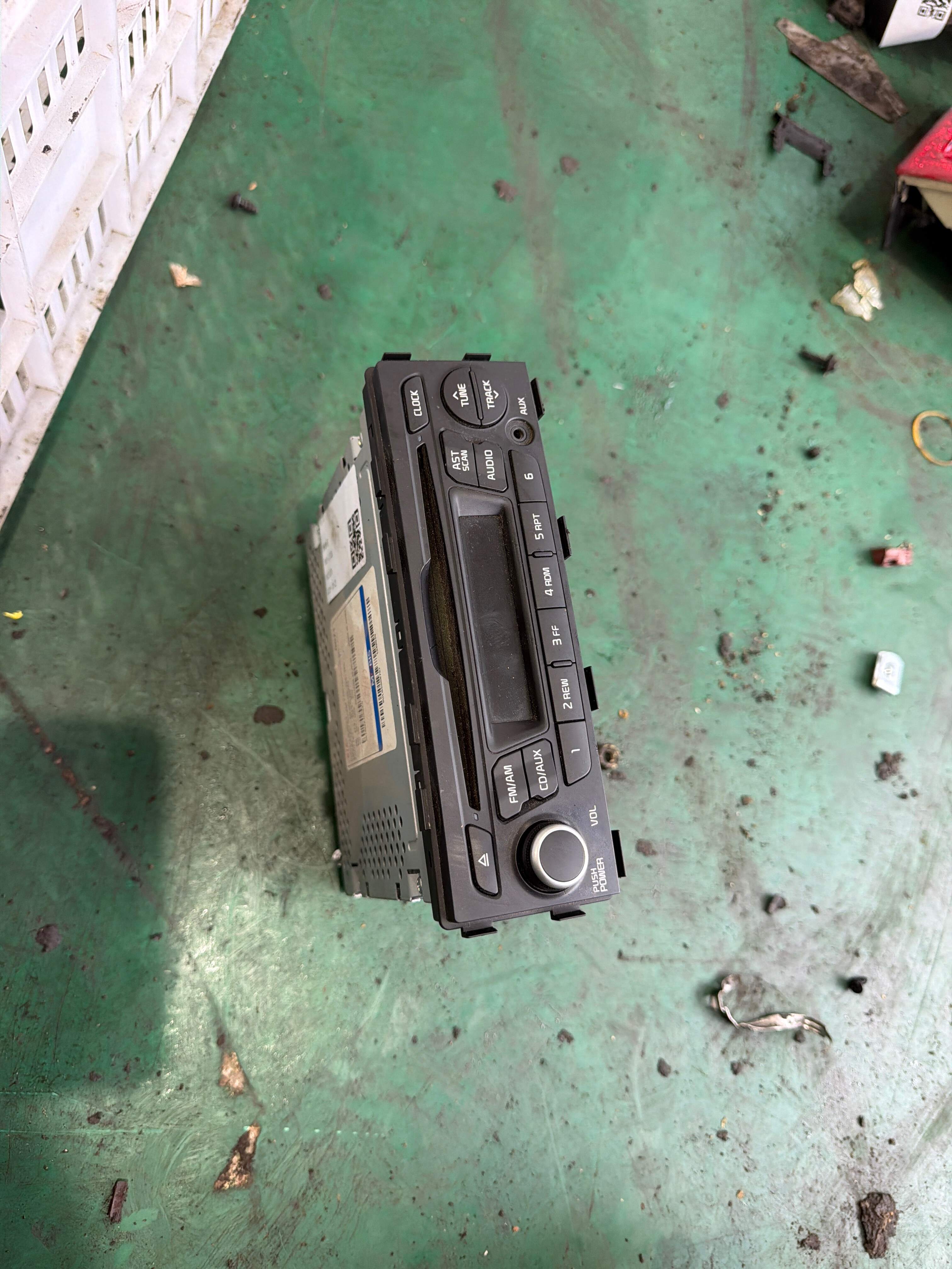 961404X100DAQ DVD Head Unit