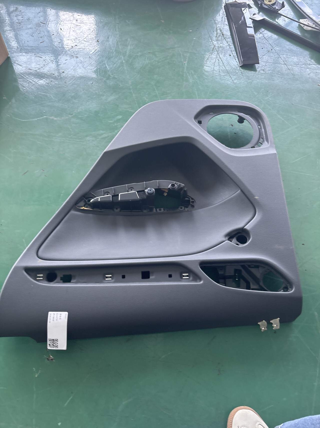 L8UD867304BWFA Rear Door Trim Panel, Right