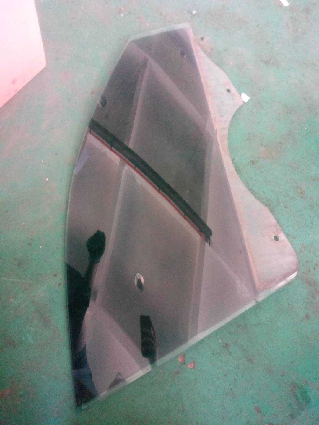 22964587 Front Door Glass, Right