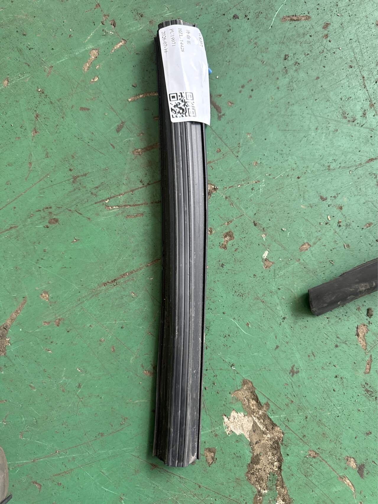 90869025 后侧门窗升降槽隔垫(右)