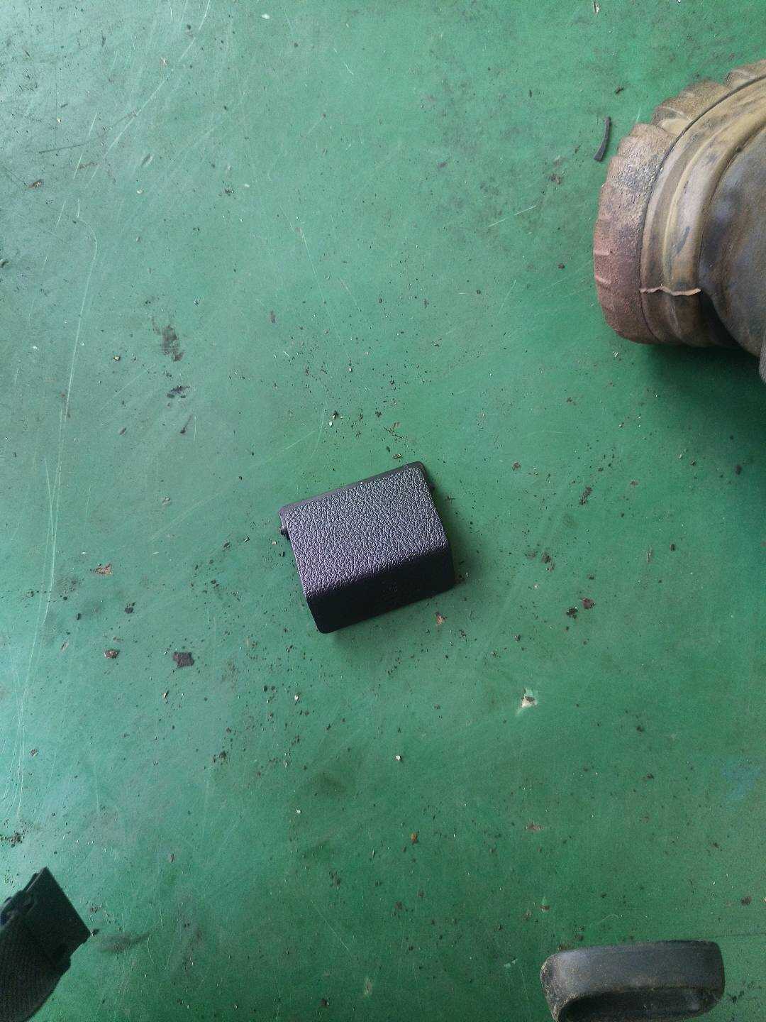 51437221890 车载诊断系统盖板