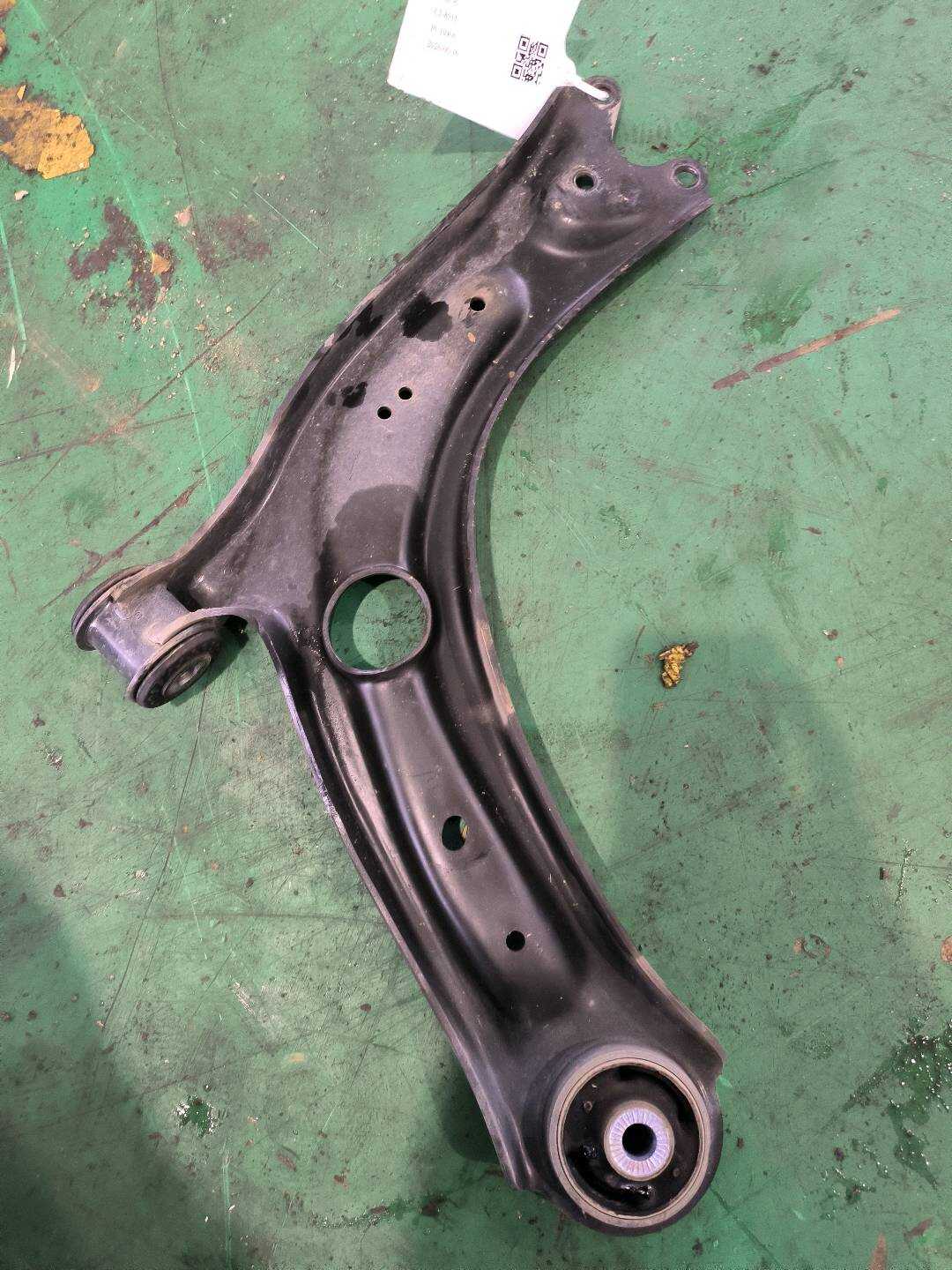 L5QL407151 Front Lower Control Arm, Left