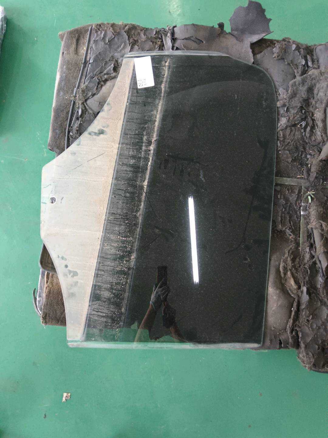 51359800638 后门玻璃(右)