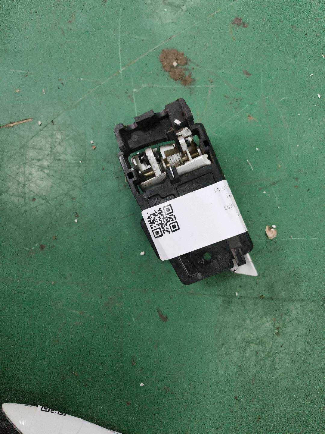 836104X000ASQ 后门内拉手（左）