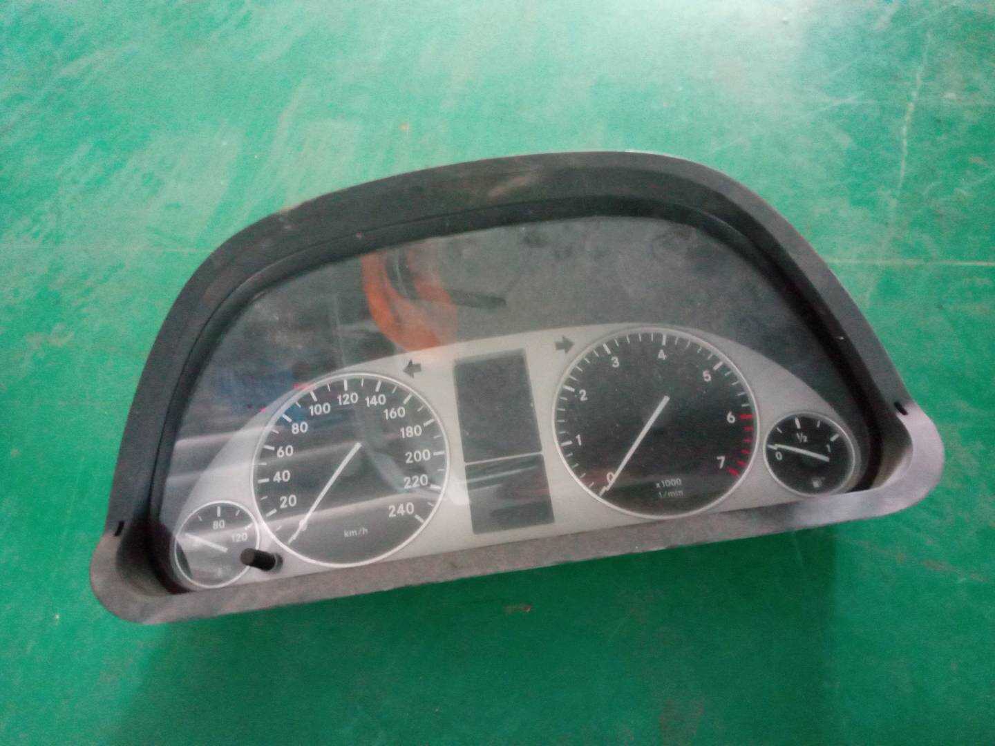 A1694403311 组合仪表总成