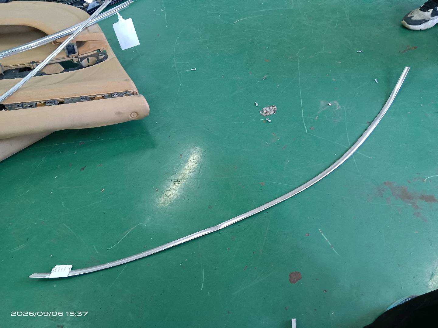 958559986007Z7 前门玻璃外饰条（右上）