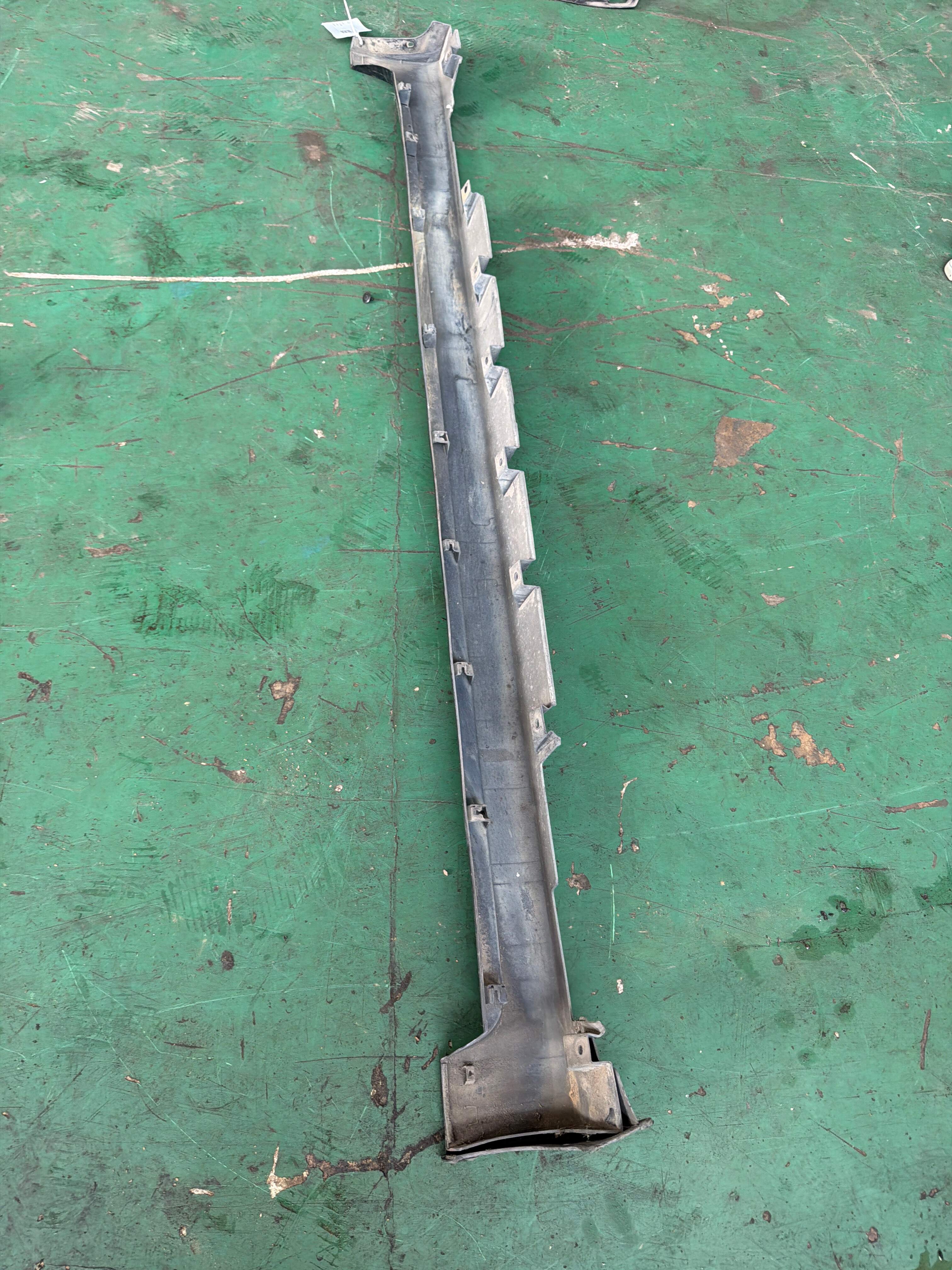 G68502DRMB 底大边(右)