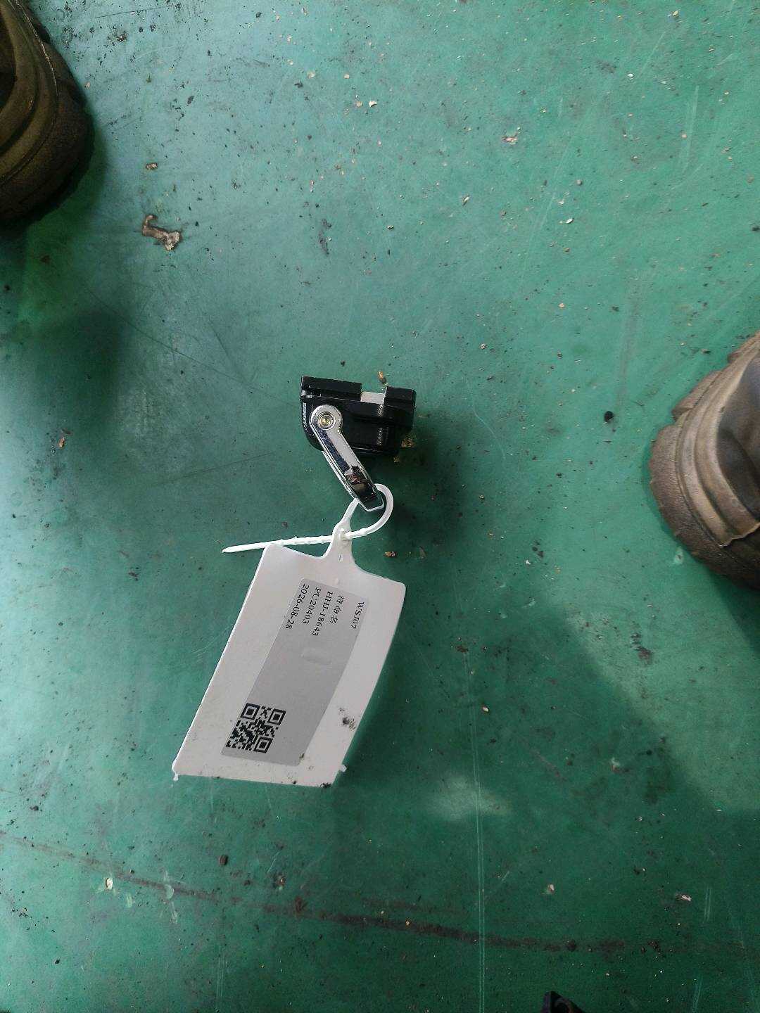51477331198 捆索眼行李箱底板饰件捆索眼
