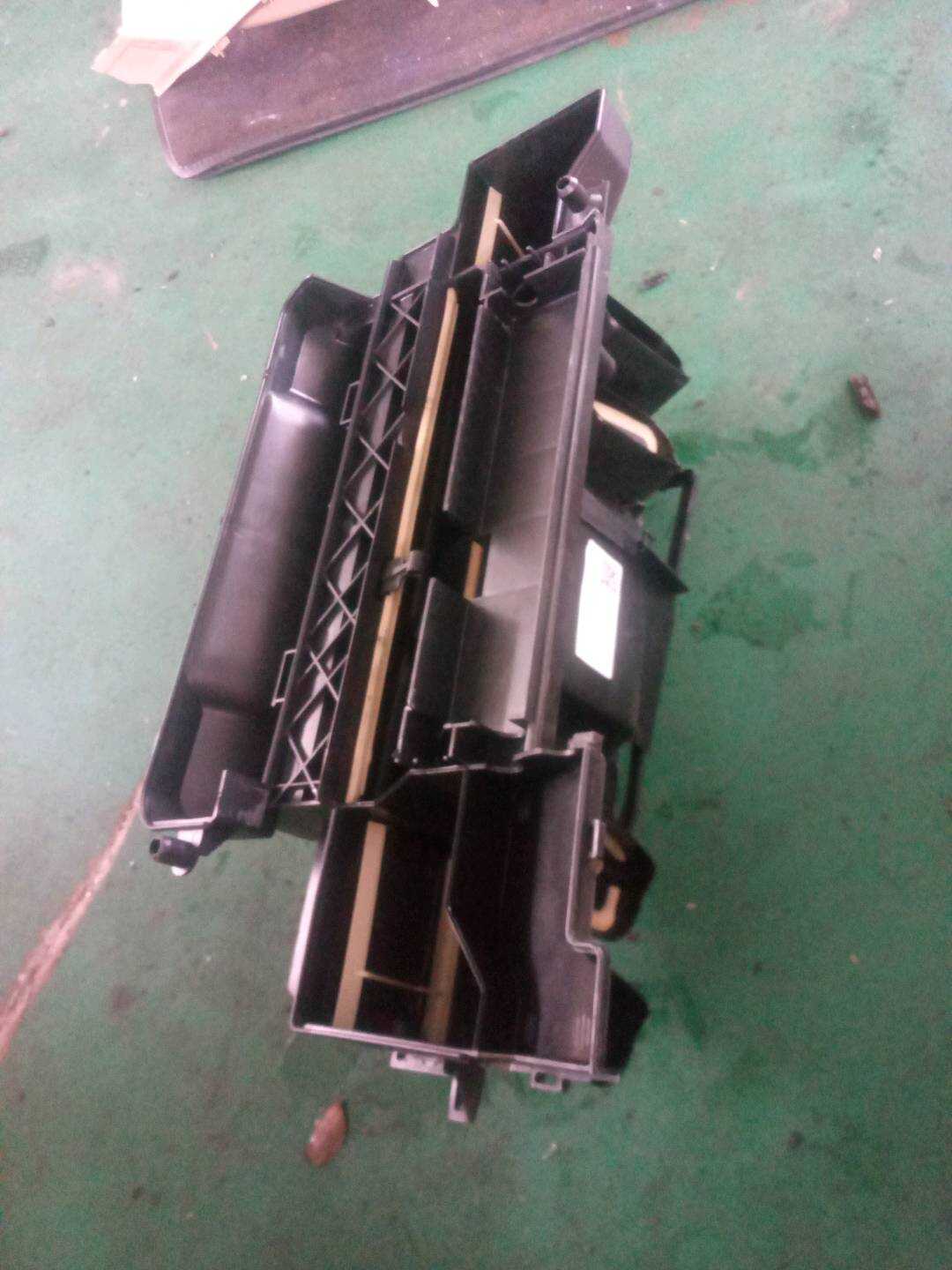 A0008303340 蒸发器壳（上）