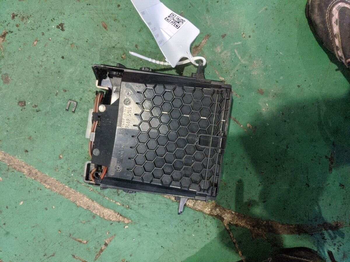 51456976376 仪表台烟灰缸