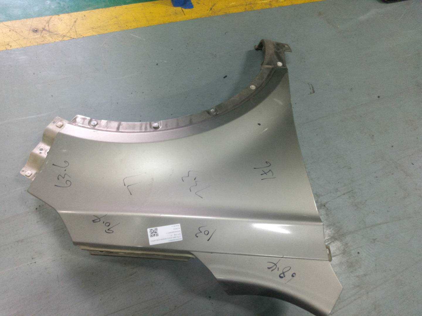 84030002B20B0Y 前叶子板(右)