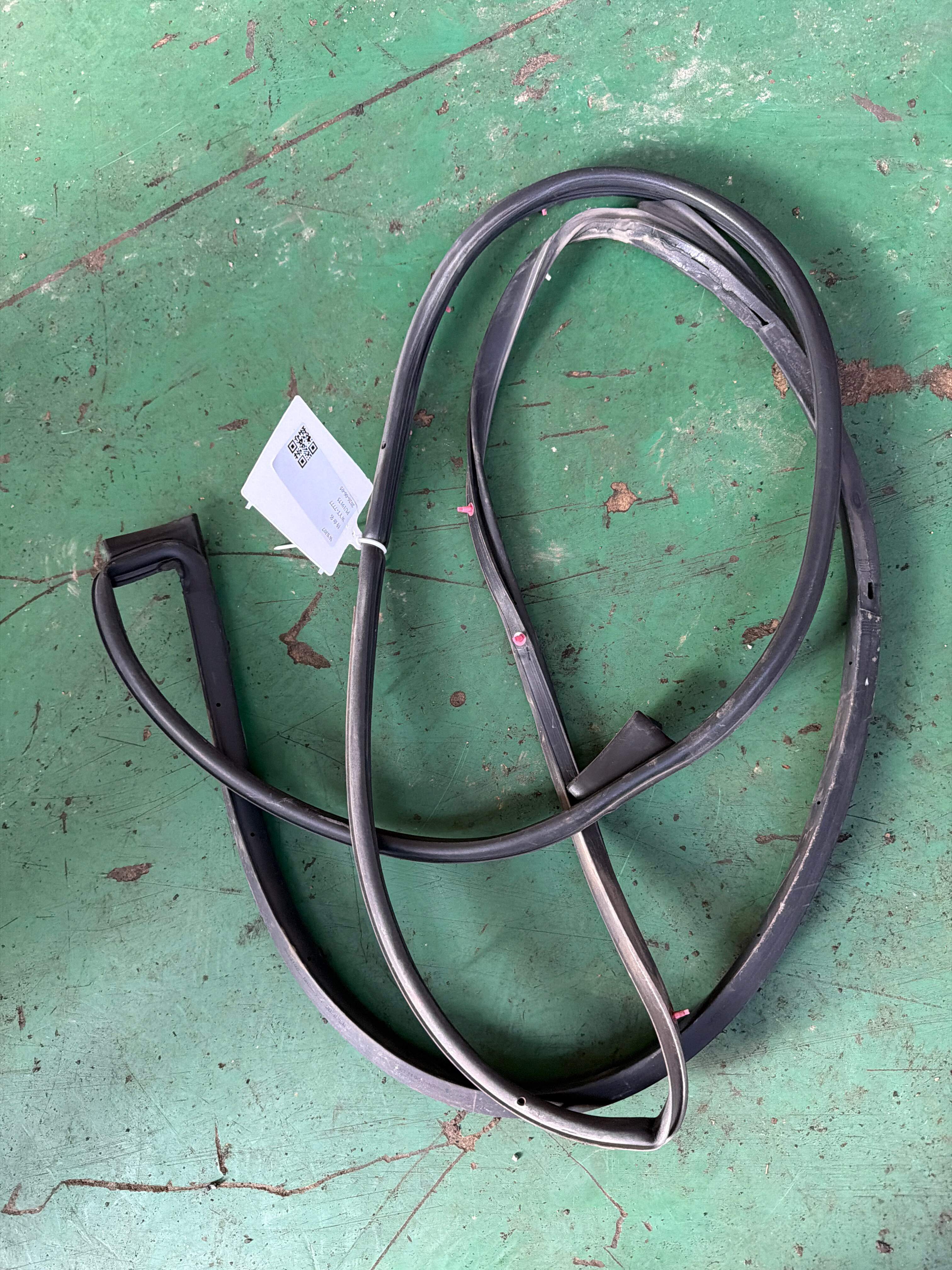 6231260100B0 Front Door Body Seal Strip, Left