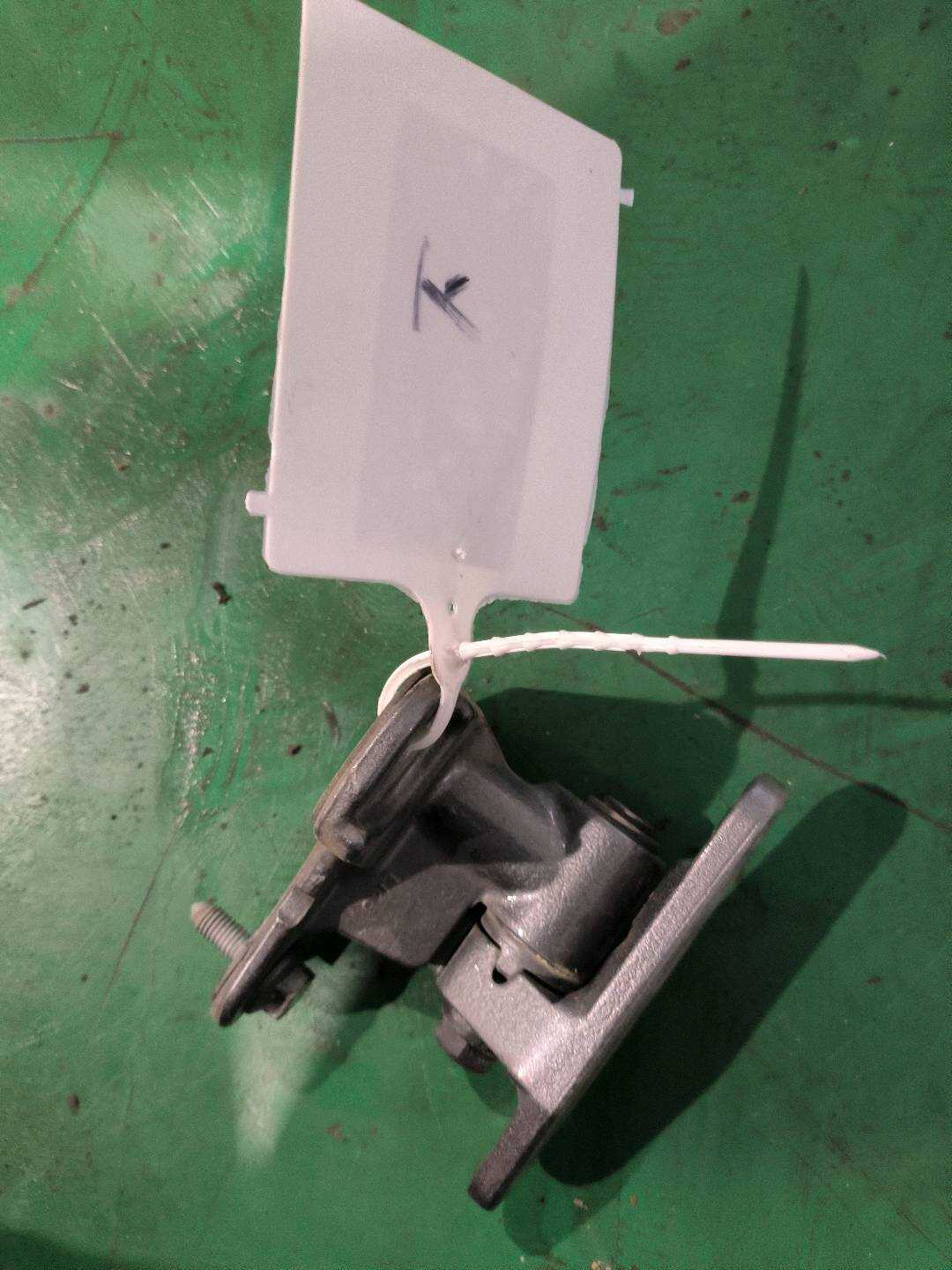 A1697200337 前门铰链(左下)
