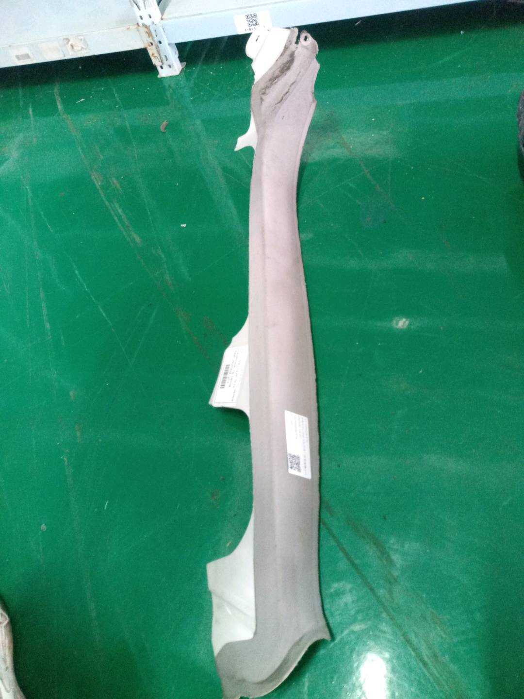 A21169002267F76 C柱下内衬(右)