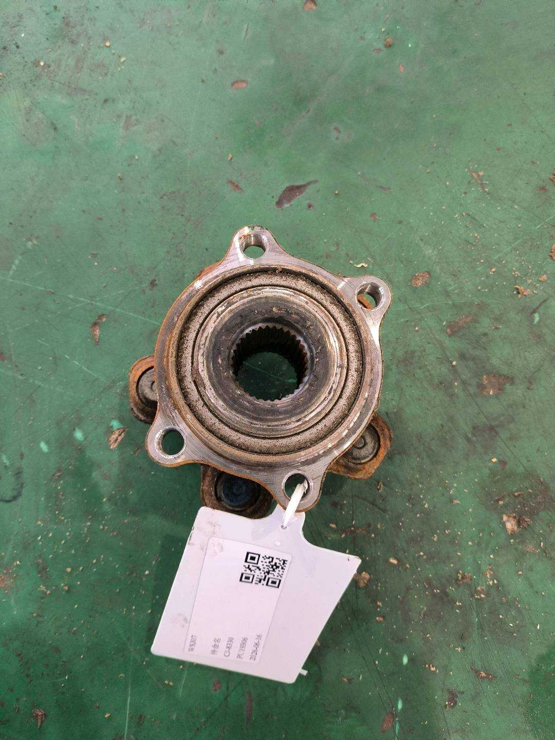 432022V70A 后轮毂(右)