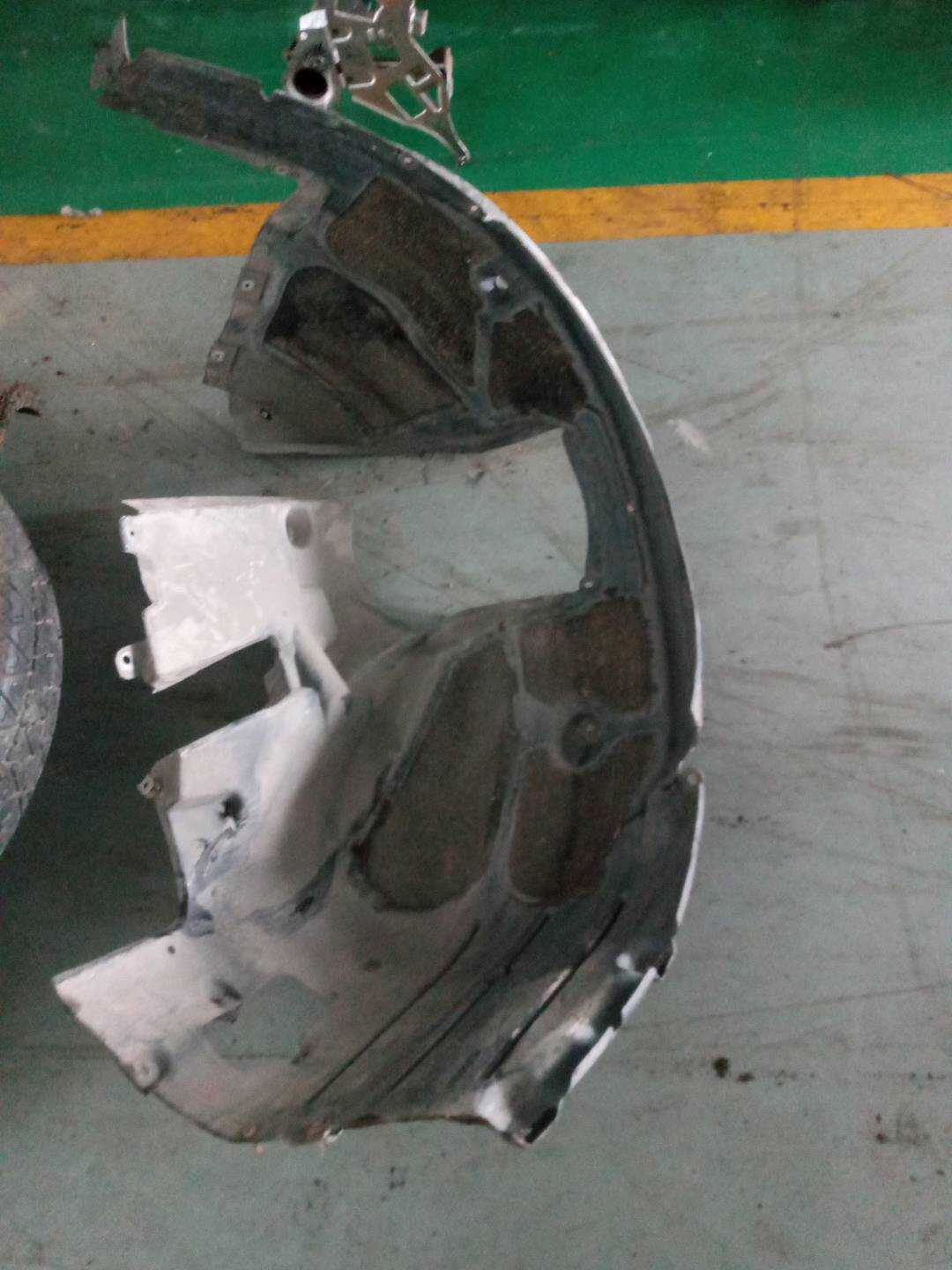 51717033750 前叶子板内衬（右）