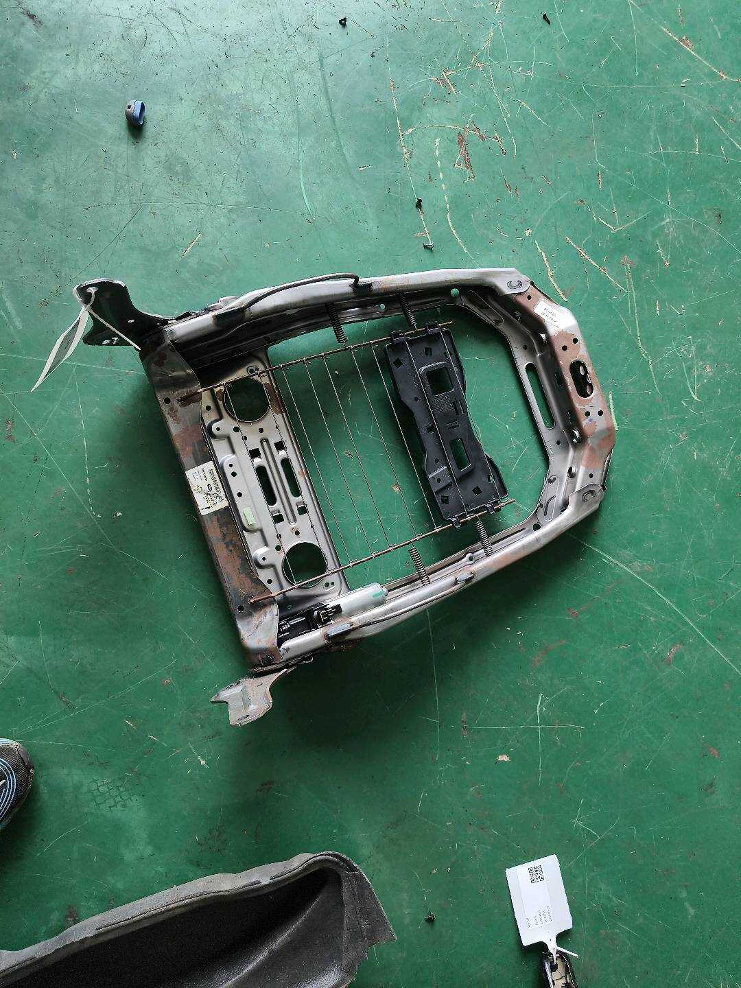 LR069650 Passenger Seat Backrest Frame
