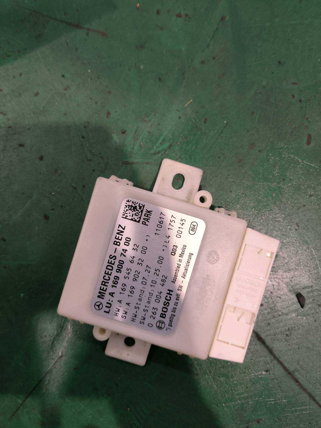 A1699007400 倒车雷达控制电脑