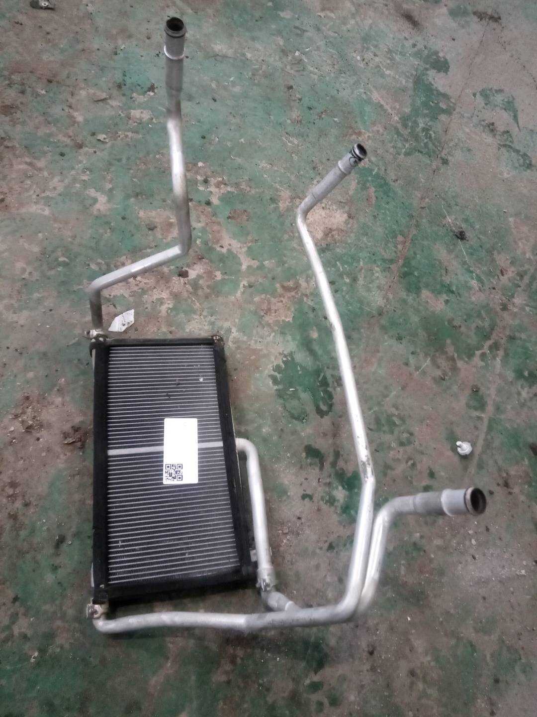 4F0819011 辅助加热器