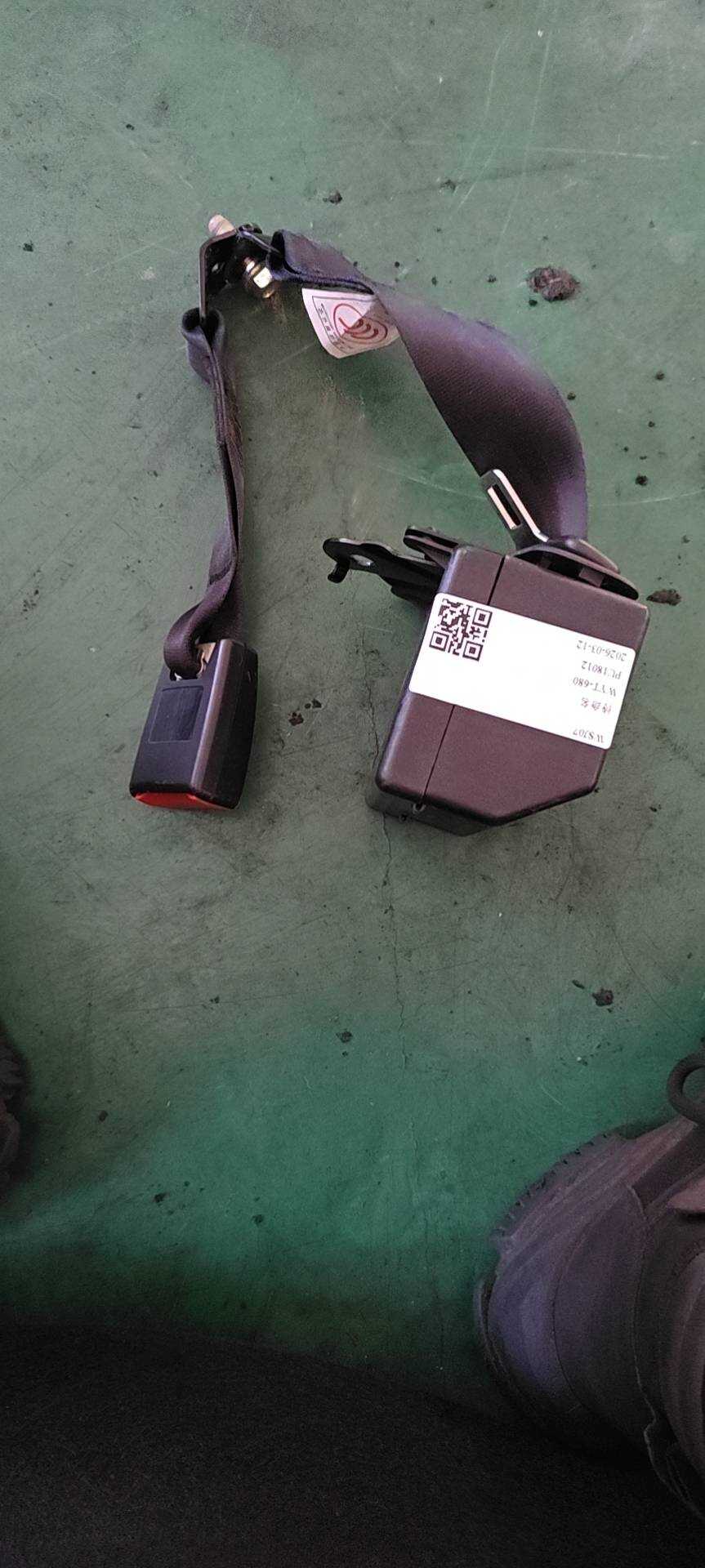8212530FG02 后座椅中央安全带