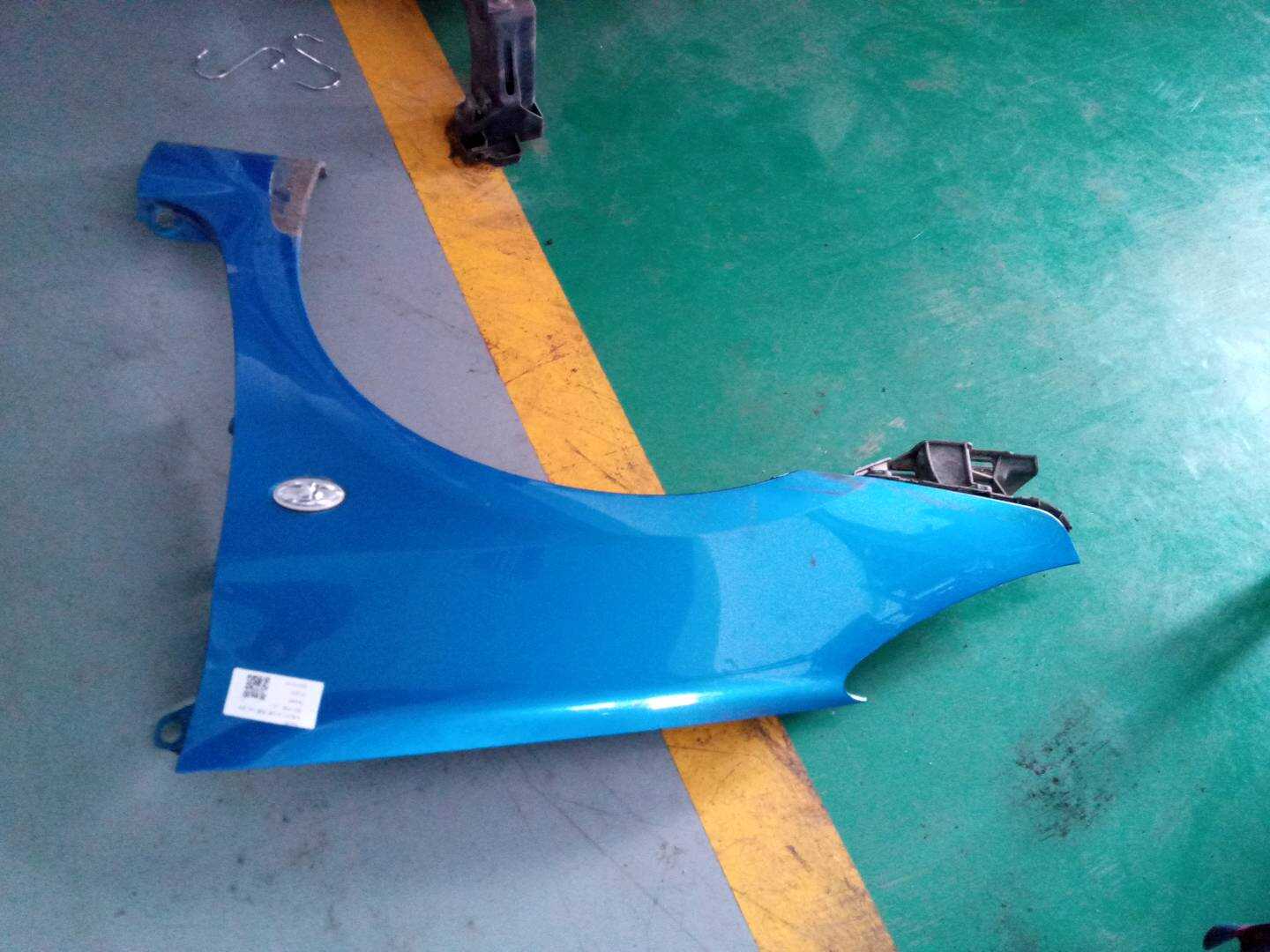 7840R0 Front Fender, Left