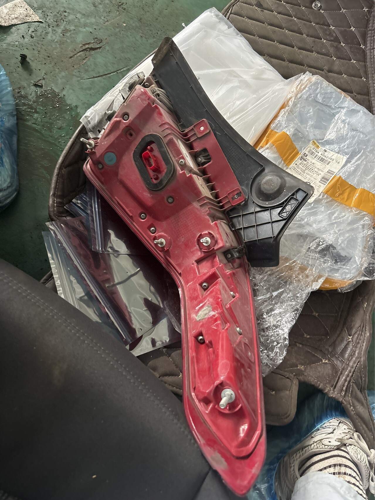 84244997 Tail Light Assembly, Left