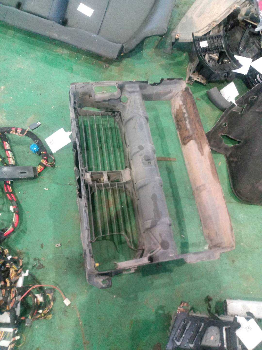 51747224660 水箱框架