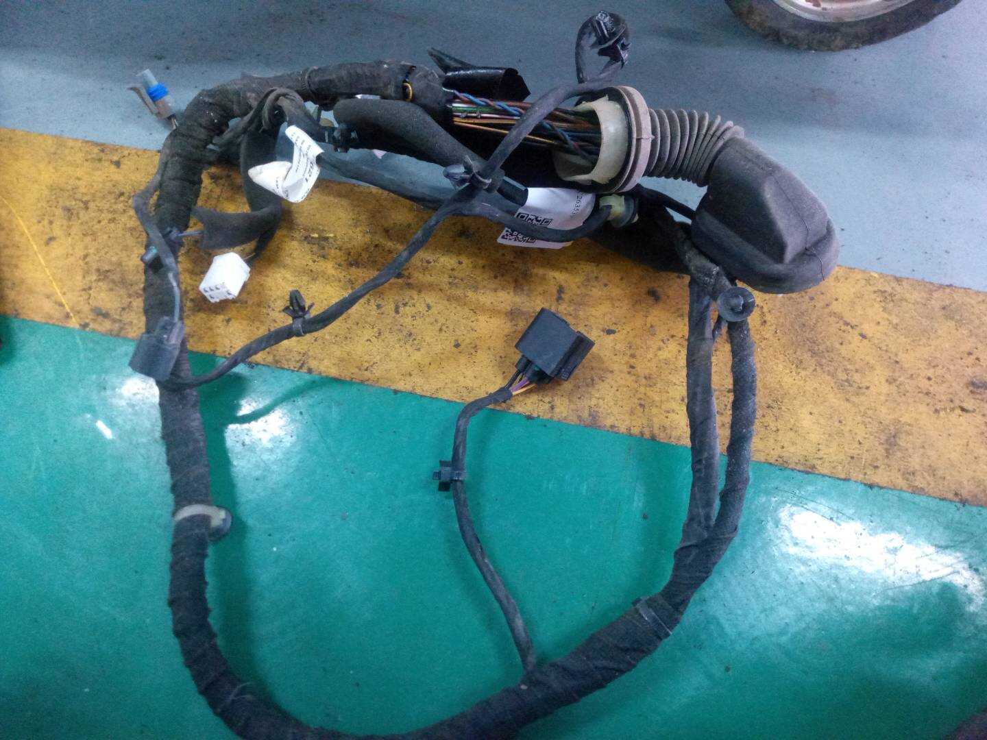 90765621 Front Door Wiring Harness, Left