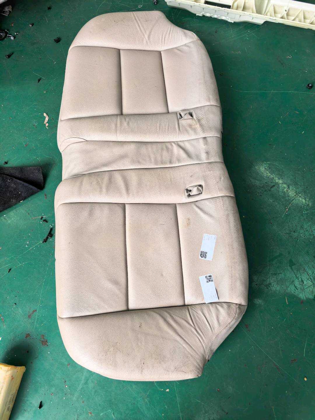 52207252751 后座椅底座面罩