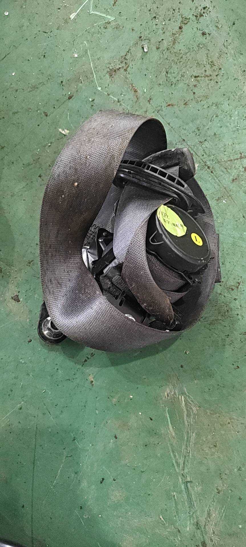 8889792448 前排左侧安全带