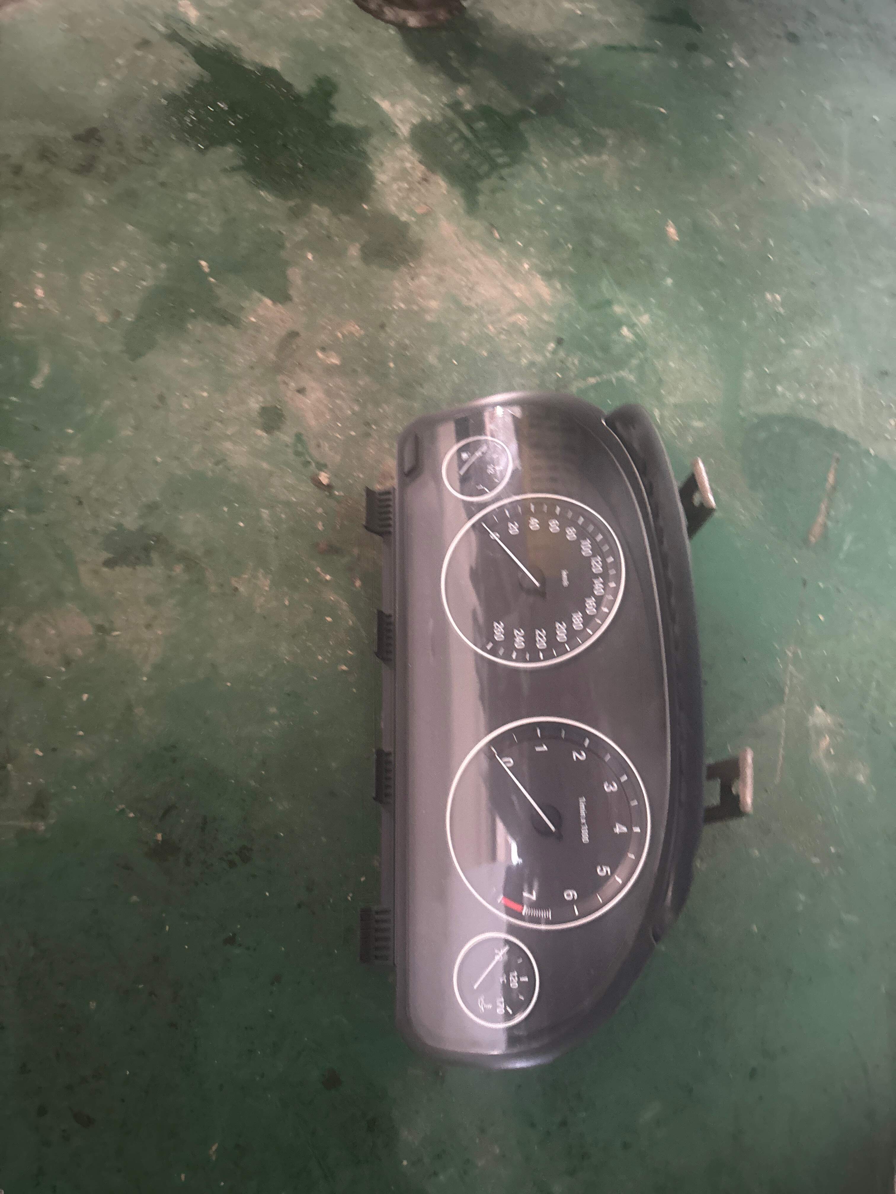 62109358977 组合仪表总成
