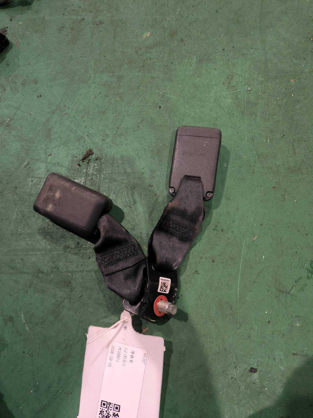 888425UR0A 后座椅安全带扣（右）