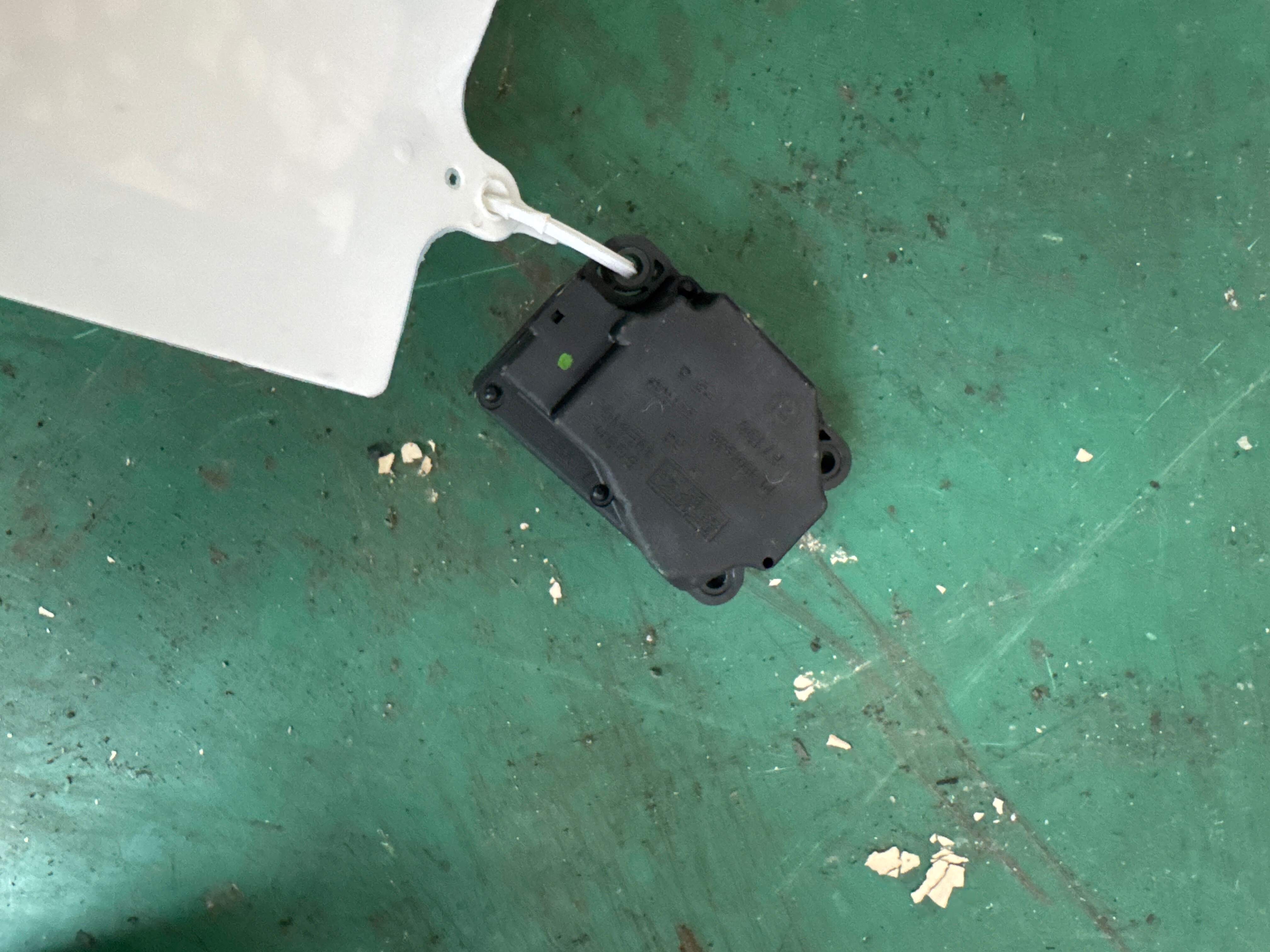 LR022168 Servo Motor