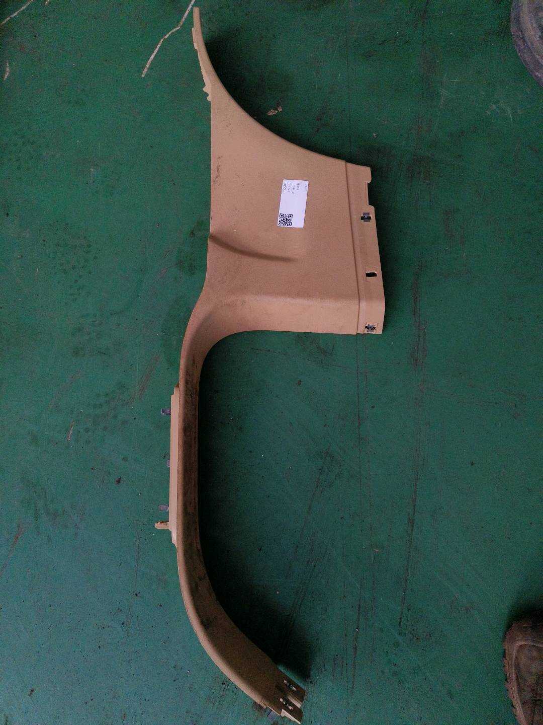 95855584600 B柱内衬(右下)